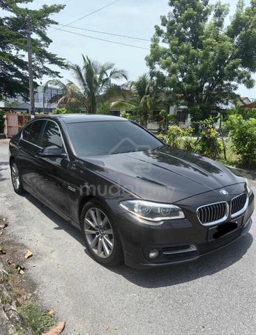 Facelifted model BMW 5 series F10 520i - 1