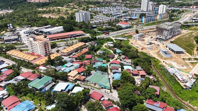 CL residential land| Menggatal | Road side 4