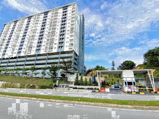 Puncak Saujana 1