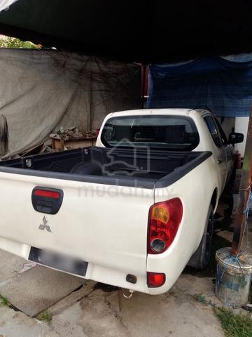Mitsubishi Triton Lite 4X2 2.5 (M) 2013 Double Cab - 2