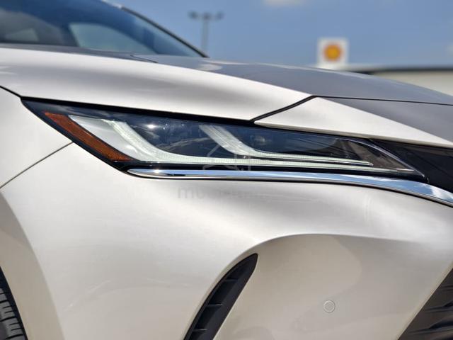 2024 Toyota Harrier G RARE GREY/ 10k KM ONLY !! - 2