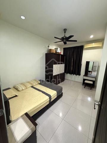 Middle Room for rent 2storey terrace fully furnished 1