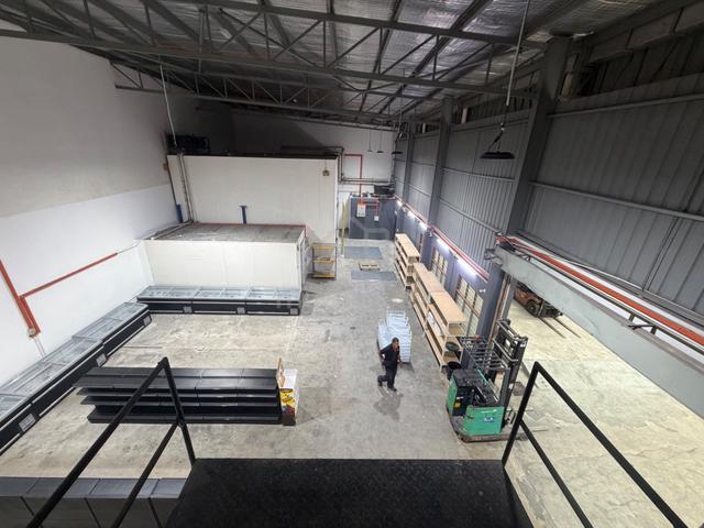 Kempas Utama Cluster Factory Rent Johor Bahru Fully Extend Cold Room 1