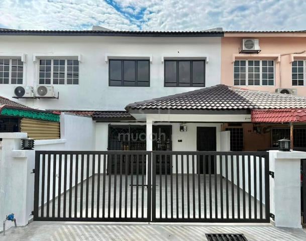 FULLY REFURBISHED Double Storey Terrace, Taman Kinrara 2, Puchong 1