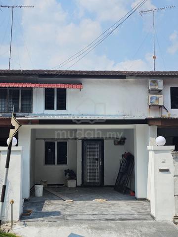 Full loan fully reno Double Storey low cost Kulai 3 Bedrooms 1