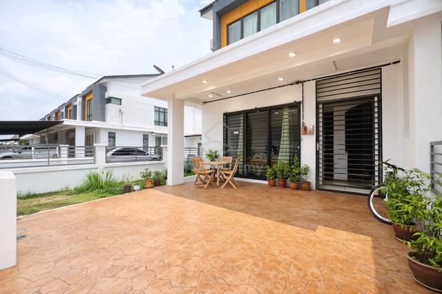 End Lot Facing Open Double Storey Tresna Teratai Saujana Perdana 1