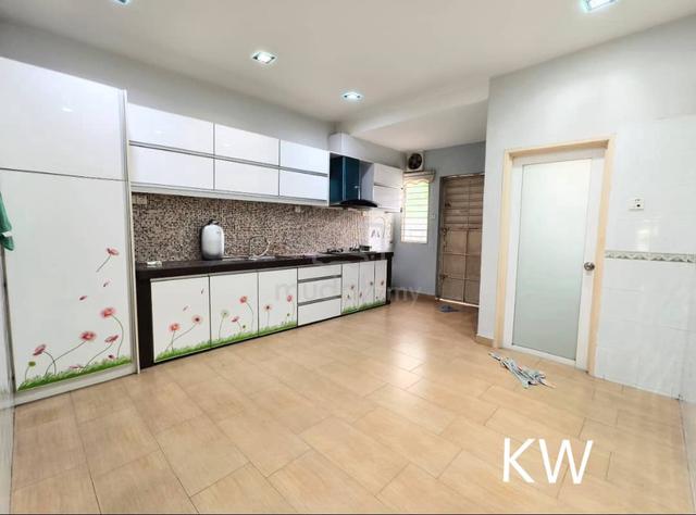 2sty Renovated Well Kept Condition in Kota Kemuning Doritis 1