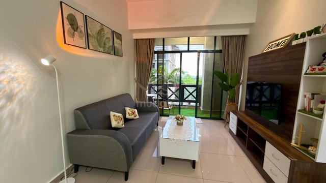 Costa Mahkota 1