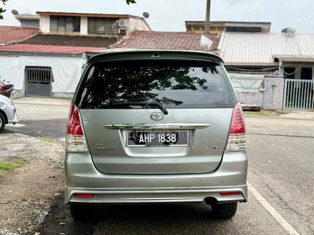 ON THE ROAD 2011 Toyota INNOVA 2.0 G (A) - 5