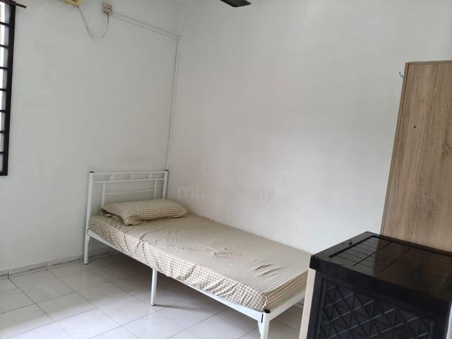 Room for rent 1