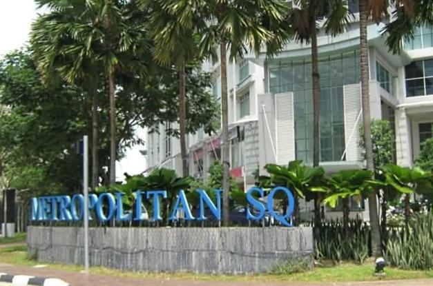 Metropolitan Square 1