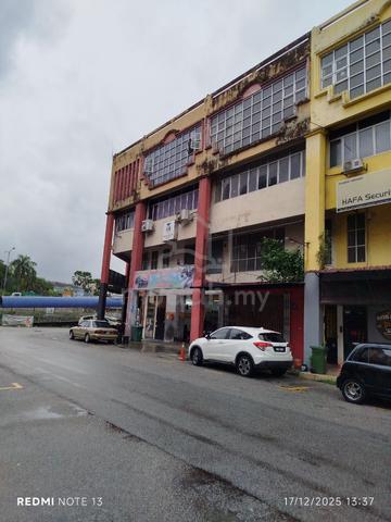 FOR SALE - 4 Storey Intermediate Shop Lot, Batu Caves 1