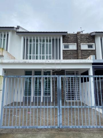Mutiara Utama @ Mutiara Rini Double Storey Terrace House 1