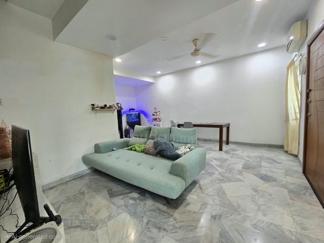 Beautiful Home Fully Extended Well Kept Walk To LRT Station &Amenities 1