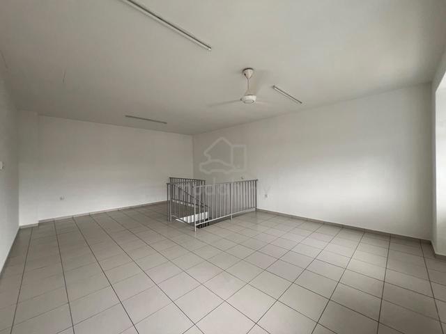 Senai Scientex Utama 2.5 Storey Terrace House Original Unit For Rent 1