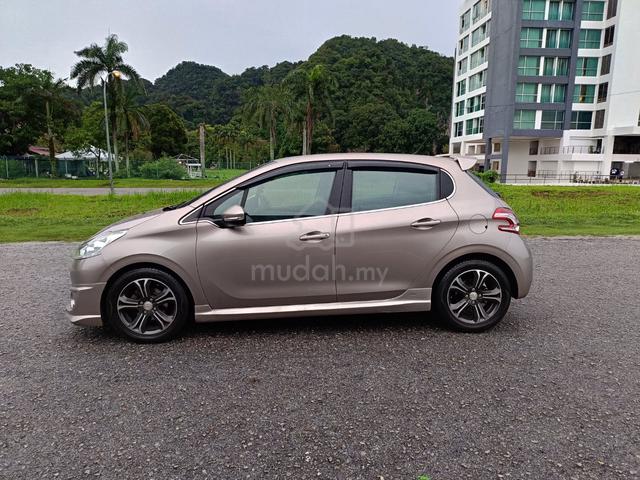 2014 Peugeot 208 1.6 VTi ALLURE (A) - 5