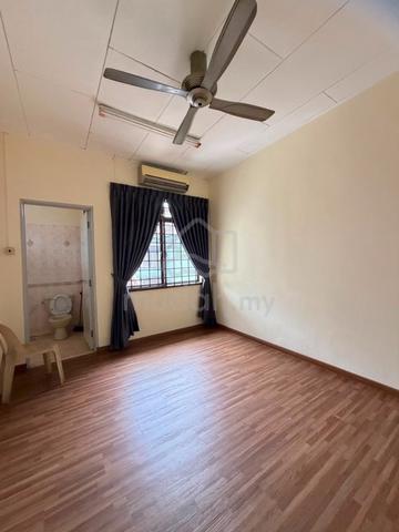 Double Storey / Taman Daya / 4 bedrooms 1