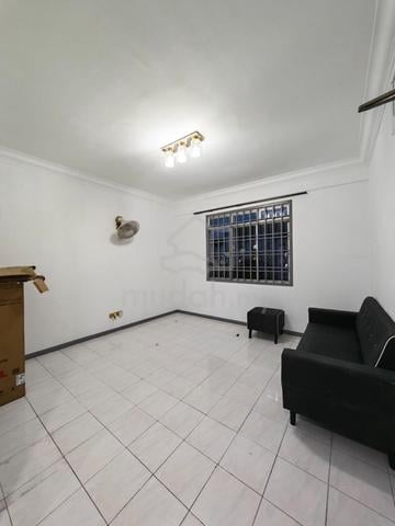 Skudai Sri Awana Townhouse Taman Selesa Jaya Renovated 80% Furnished 1