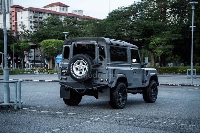 Land Rover Defender 90 | 3.9 V8 Petrol - 2