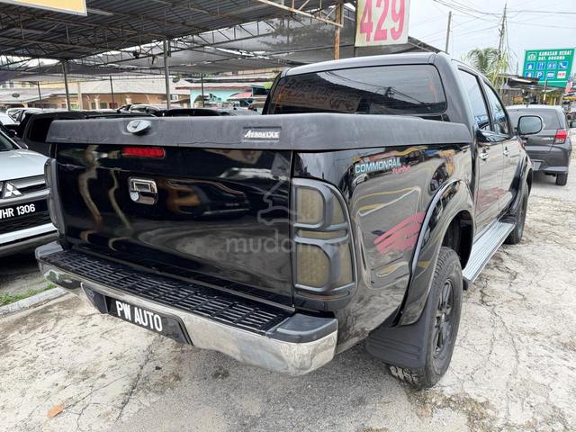 Toyota HILUX 2.5(M)VIGO D/C G D4D 5spd 4X4 pickups - 5