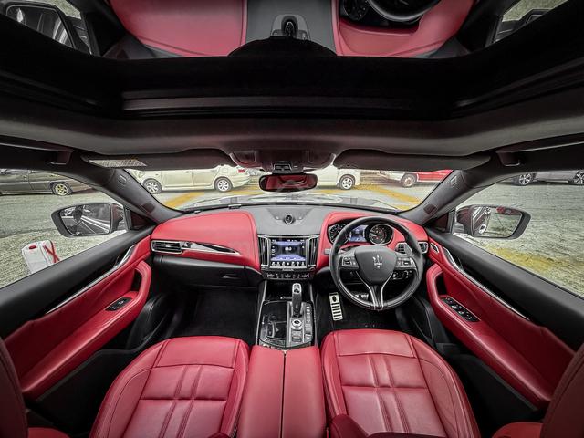 DIESEL P/ROOF STAND OUT 2020 Maserati Levante 3.0 - 1