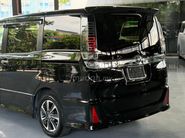 * Highest Spec 2Power Doors * l 2021 Toyota VOXY ✨ - 5