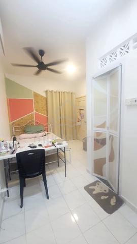 room nearby HELP University Subang Bestari 1