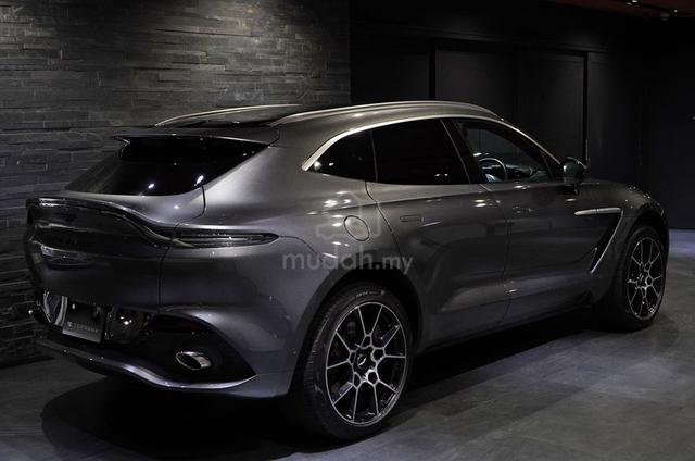 2022 Aston Martin DBX 4.0 Black Interior - 2