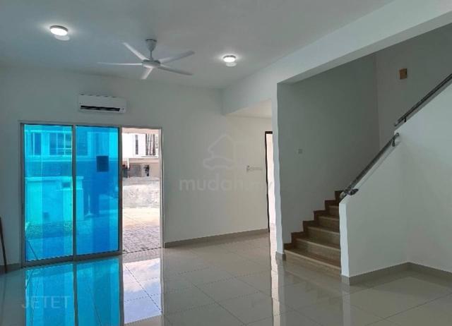 Good Condition Brand New Kota Bayuemas Port Klang 2 Sty Terrace House 1