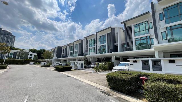 Freehold 3-Storeys Superlink Sejati Residence, Cyberjaya 1