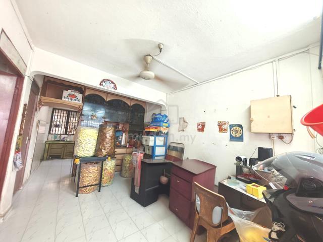 Flat Taman Ungku Tun Aminah 1