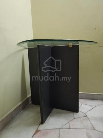 Triangular Glass Side Table with Dark Wood - photo 3 of 3