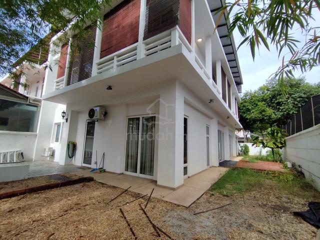 E&O 3 storeys Semi D House For Rent 1