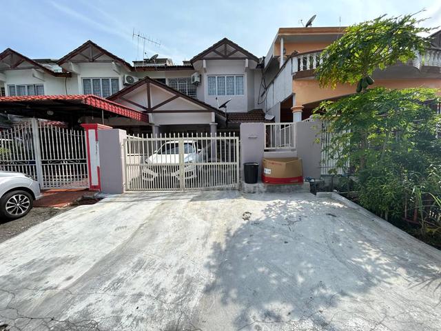 Double Storey Terrace at Taman Bukit Permai, Kajang 1