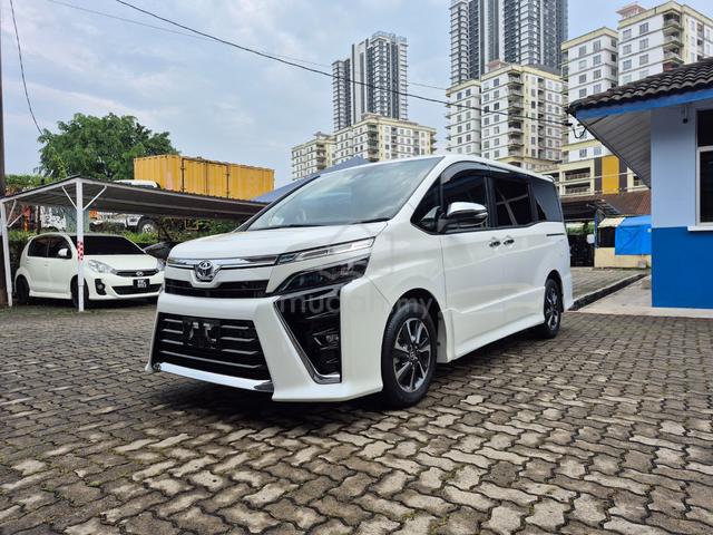 2022 Toyota VOXY 2.0 S-Z (A) RECON - 1