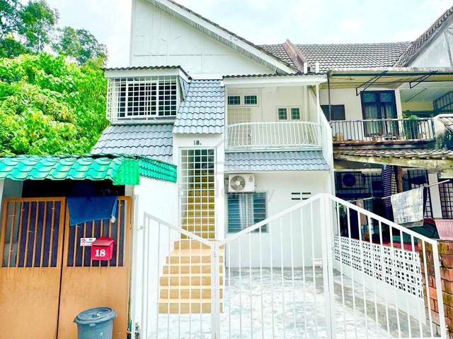 RUMAH CANTIK Townhouse Taman Bukit Teratai Ampang 1
