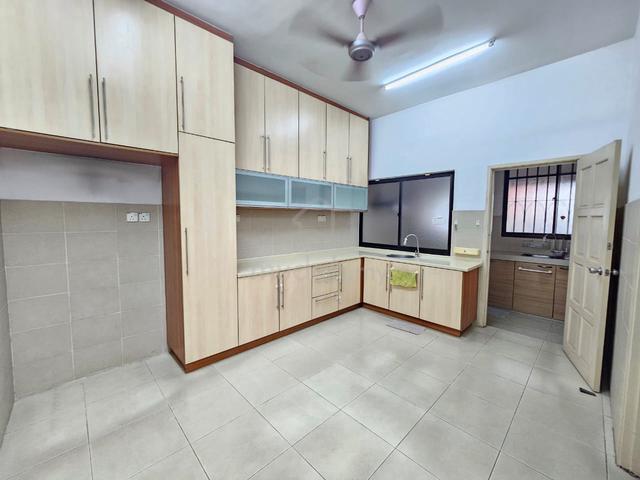 RENO EXTENDED 22X70 2.5 Storey Landed House Bandar Puteri 11 Puchong 1