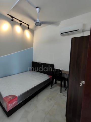 Medium ROOM, Bukit Kemuning, Berjaya Park, Shah Alam, Seksyen32, 1