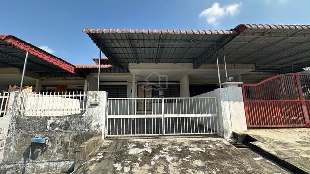 S/Storey House For Sale in Pasir Puteh-Facing Field & Conveniece area 1