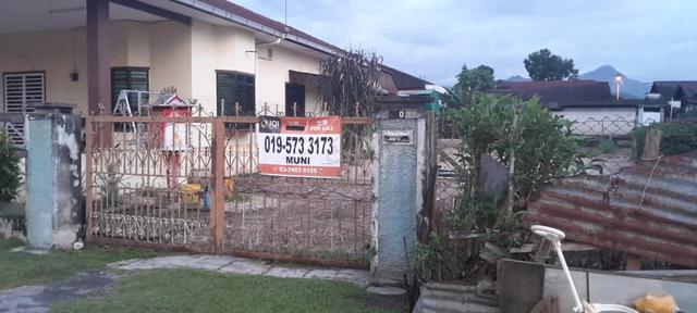 Vacant bungalow land for dream house 1