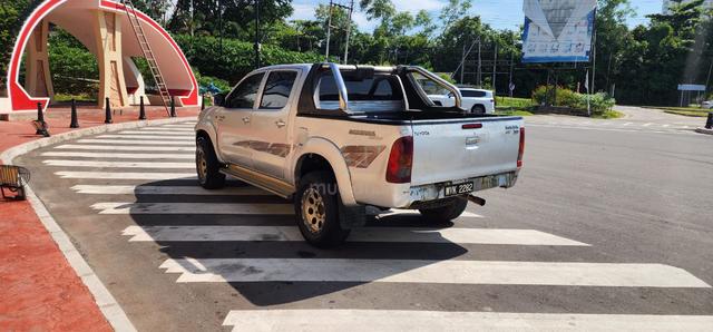 Toyota Hilux Double Cab 2.5 AT (2011) - 3