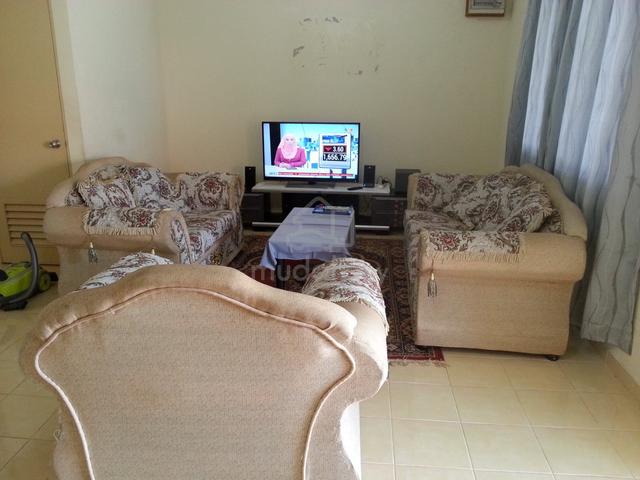 Rumah Fully Furnished untuk disewakan. Lokasi Taman Mahkota Impian. 1