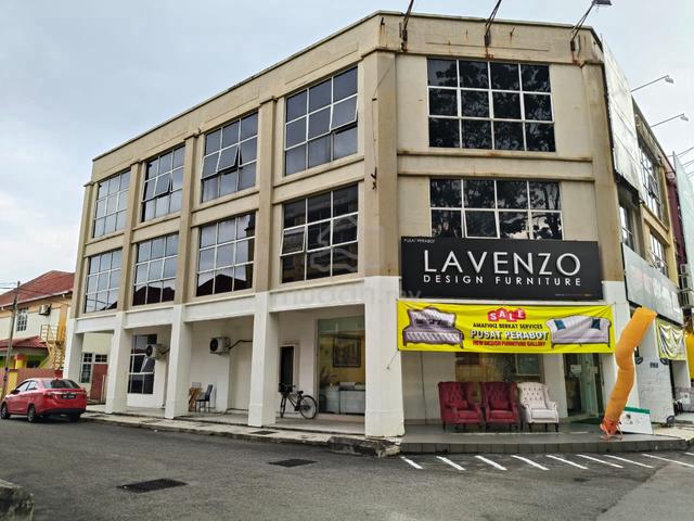 Corner shoplot ( wonderful shop ) 1
