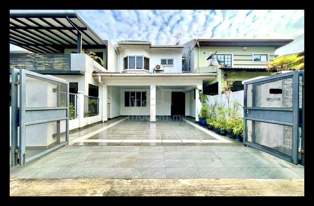 FACING OPEN🔥22x75 RENOVATED 2 Storey SD10 Bandar Sri Damansara SD 10 1