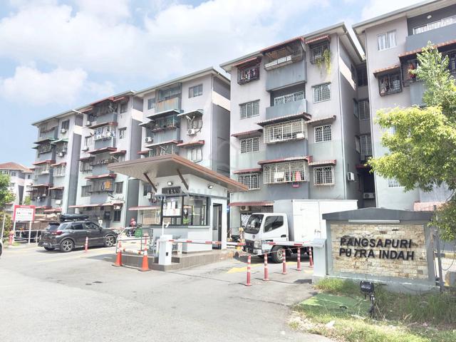 Putra Indah Apartment 1