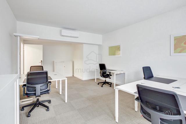 Private office space tailored to your business’ unique needs in Regus 1
