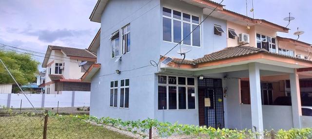 Taman Jati 2 Str corner house for rent 1