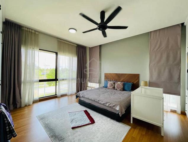 「HOT LOCATION」Double Storey【Gaji RM3.5K Can Apply】Easy Access to KLIA 1
