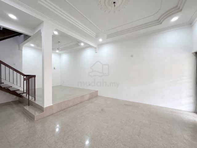 Spacious Double Storey House In Taman Mega Jaya 2x Balcony & Renovated 1