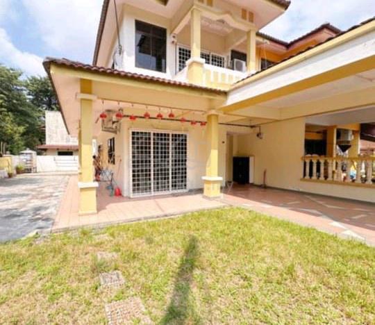 Tmn Saujana Indah, 2 storey corner lot 4r3b partly furnished for sale 1